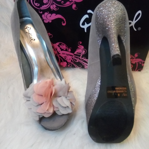 Shoes - Picture 5 of 5